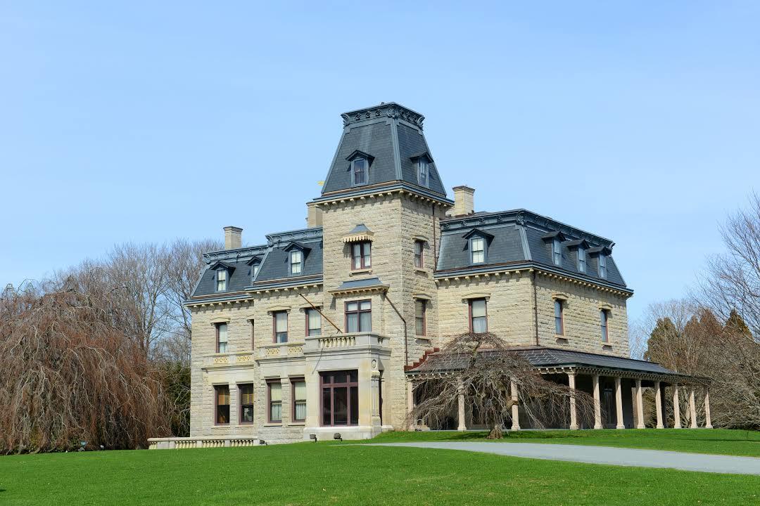 Chateau-sur-Mer