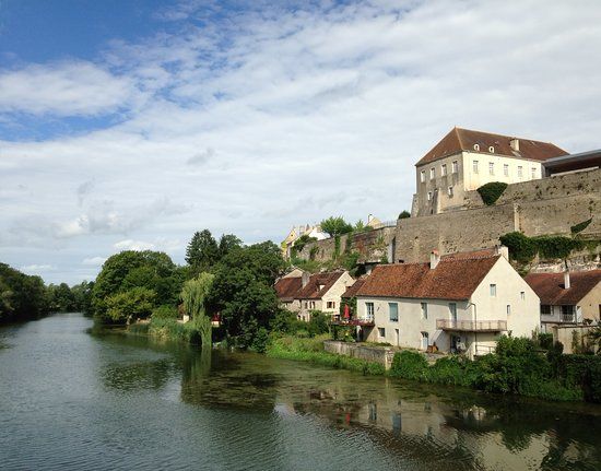 Enceinte médiévale de Pesmes
