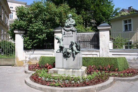 Anton Bruckner-Denkmal