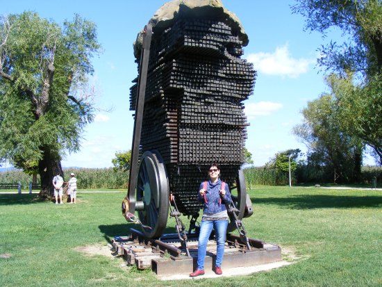 Jozsef Attila-emlekmu