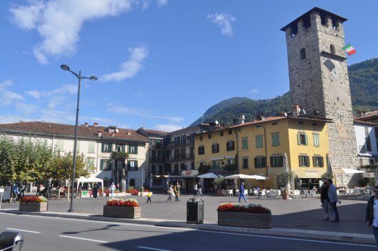 Piazza Vescovo Corna Pellegrini