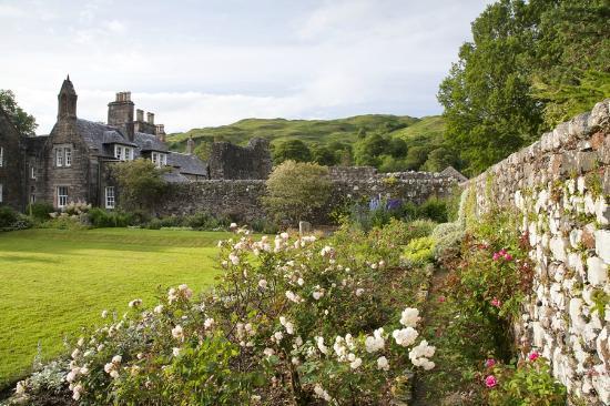 Ardchattan Priory Garden