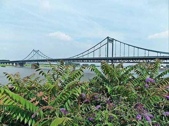Krefeld-Uerdinger Brücke