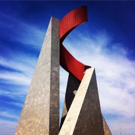 Chama do Petroleo Monument