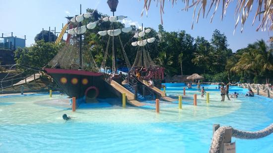 Parque Aquático Acquamania