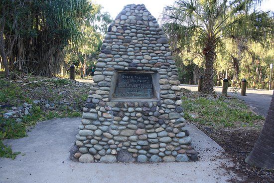 Lieutenant James Cook Monument Cairn