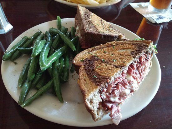 Park Street Pub and Tavern