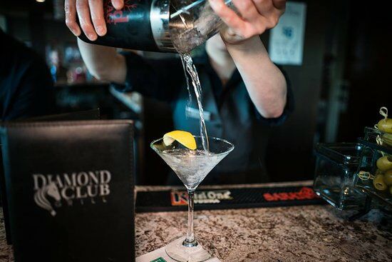 The Diamond Club Restaurant at Embassy Suites