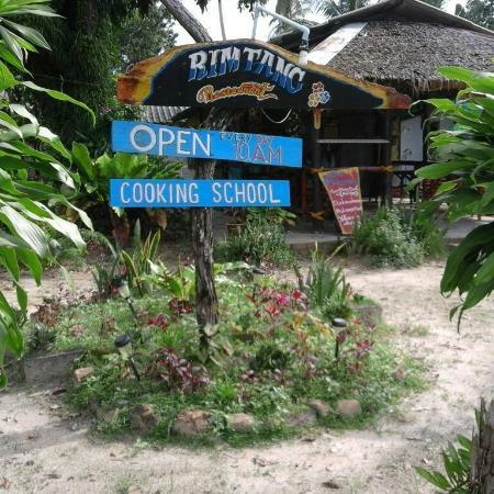 Rim Tang Restaurant & Cooking School