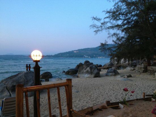 Poo Maa Restaurant & Bar