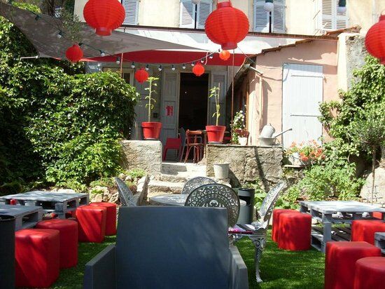 Et Si Un Jour. Cote Jardin