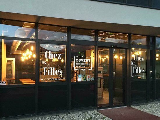 Chez Les Filles
