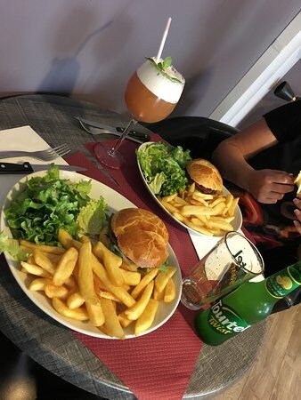 5th Avenue Restaurant