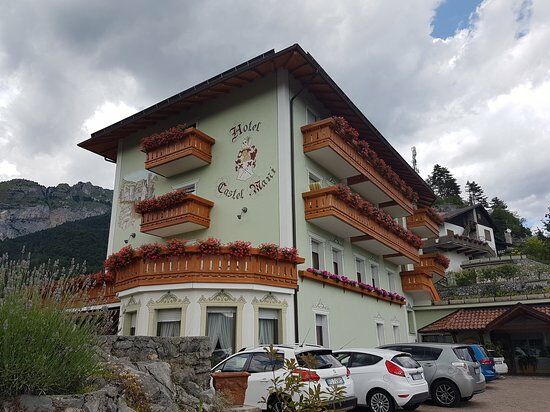 Castel Mani Restaurant