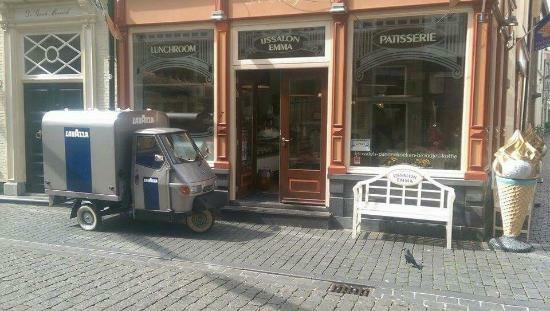 Ijssalon Emma