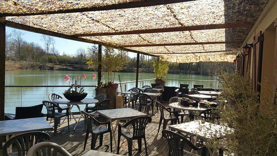 Le Pave dans la Mare