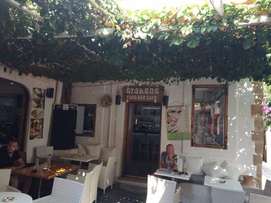Giorgos Food Coctail Bar
