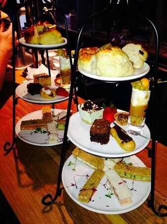 No. 1 Hotel and Wine Lounge