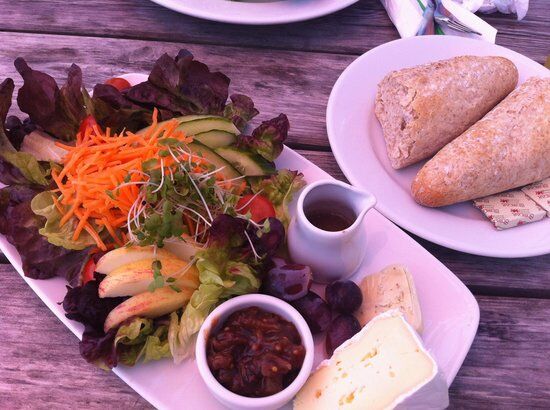 Poppit Sands Beach Cafe