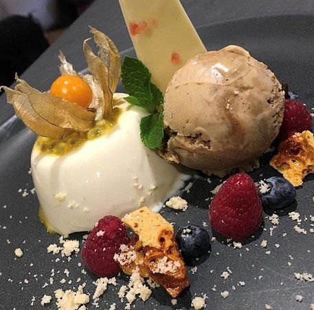 Armstrong's Bar & Restaurant