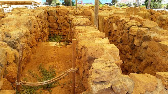 Mionoan Manor Nirou Khani