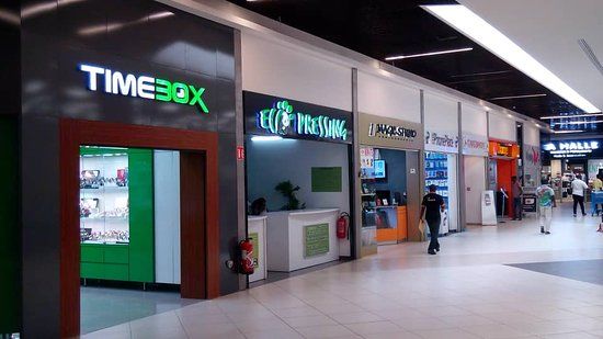 Centre commercial PlaYce Marcory