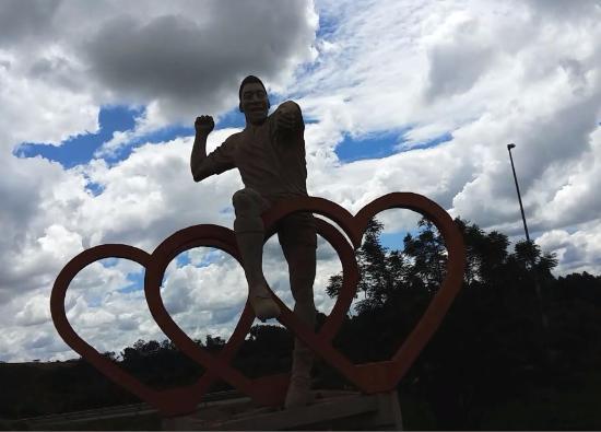 Estátua de Pelé