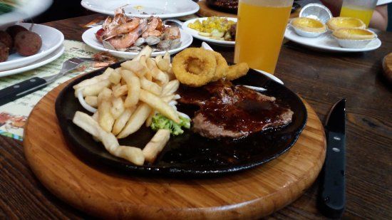 TaiHuaCheng ZhongXing ShangYeJie