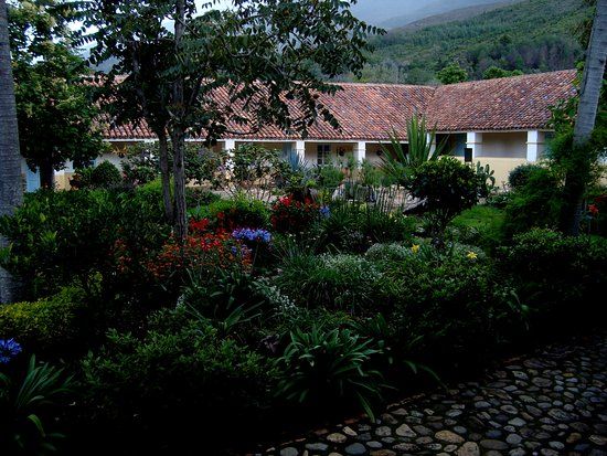 Claustro e Igreja de San Agustín
