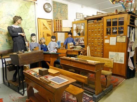 Old Crafts & Toy Museum