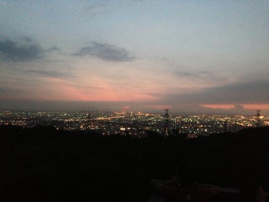 Niaoju Night View Cafe