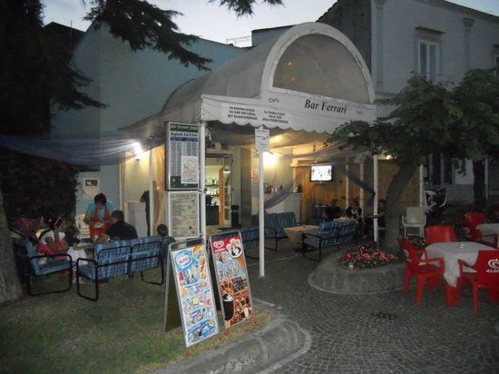 Bar Ferrari 2000
