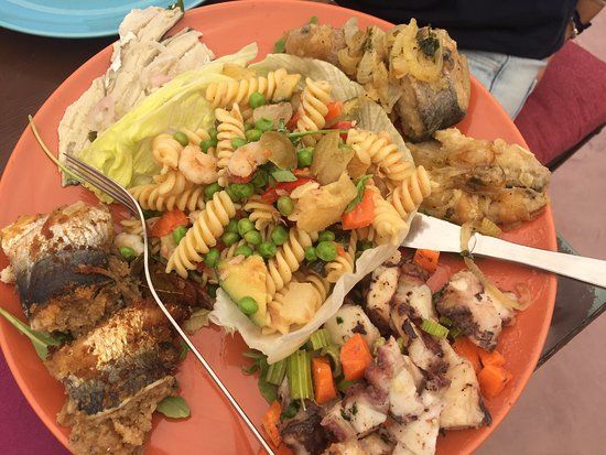 Da Andrea Lounge bar and Restaurant