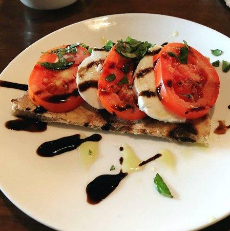 Rembrandt's Gallery & Wine Bar