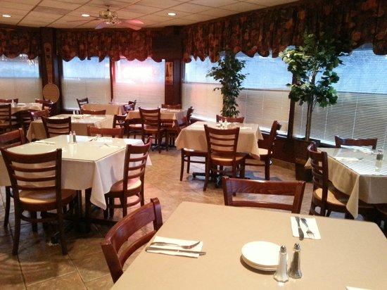 Maurizio Pizzeria & Italian Grille