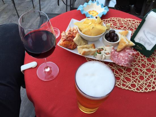 Vernissage Lounge Bar