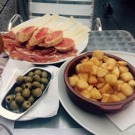 Cafe & Restaurant la Placa