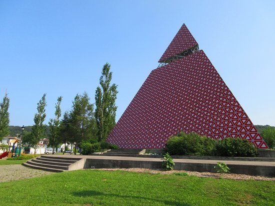 La Pyramide des Ha Ha