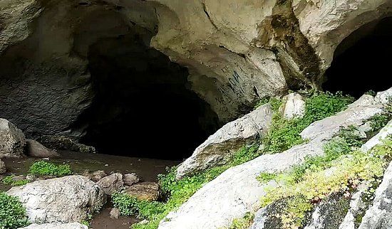 Grotta di Pellumbas