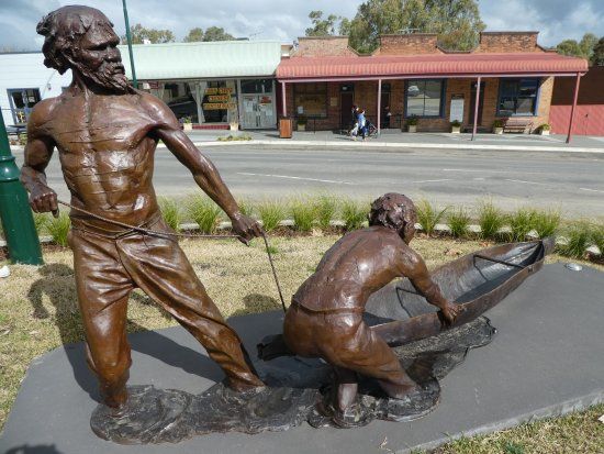 Yarri and Jacky Jacky Sculpture