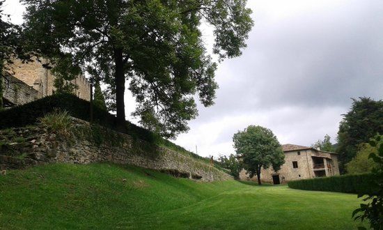 Parque del Castillo de Montesquiu