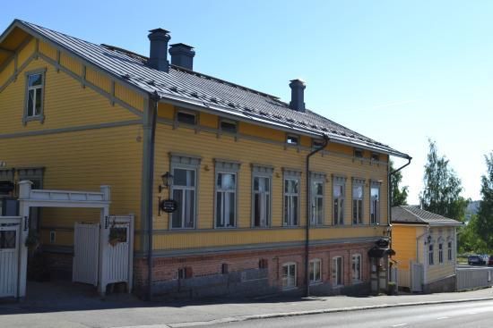 Toivola Old Courtyard