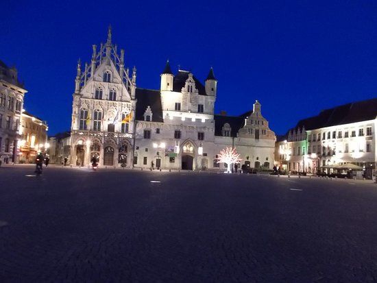 Grande piazza del mercato