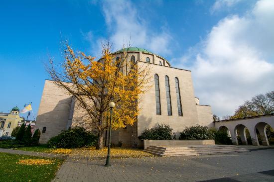 Votive Memorial Church