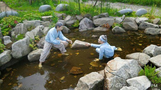 Lee Hyo Seok Literature Forest