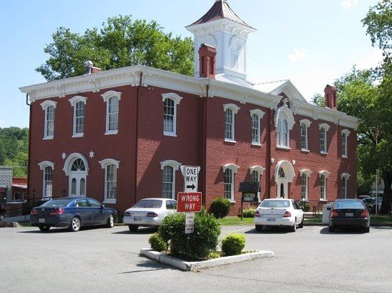 Moore County Courthouse