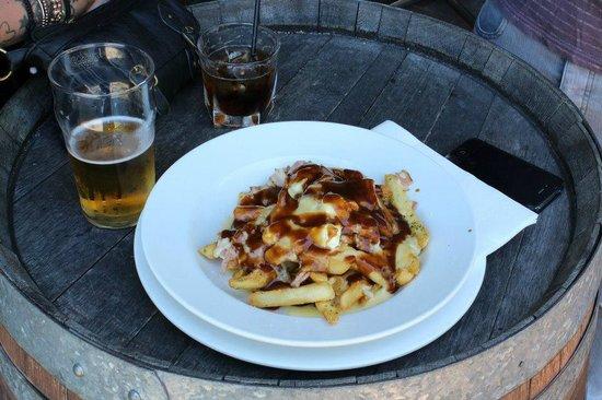 Kelly's Bar & Kitchen