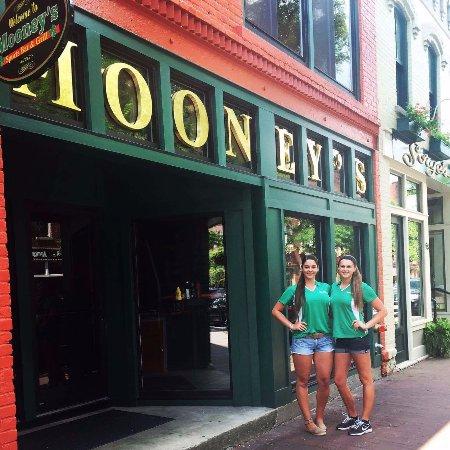 Mooney's Sports Bar & Grill