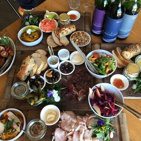 South Hill Restaurant & Tasting Room Elgin