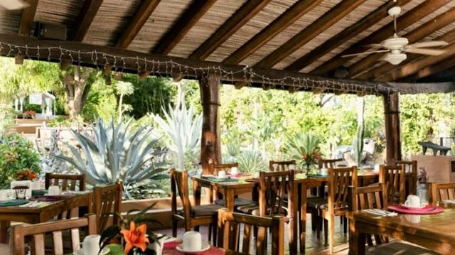 El Vigia Restaurant & Bar